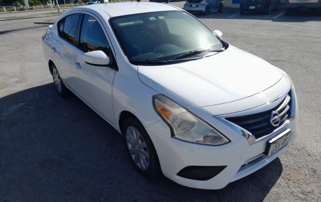 Nissan Versa  '2015