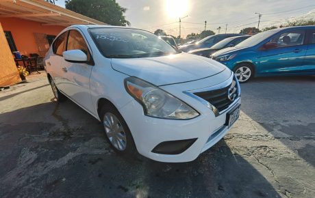 Nissan Versa  '2015