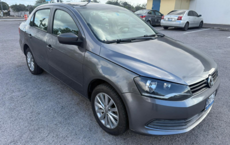 VW Volkswagen Voyage  '2013